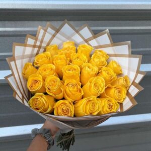 RAMO DE 48 ROSAS AMARILLAS