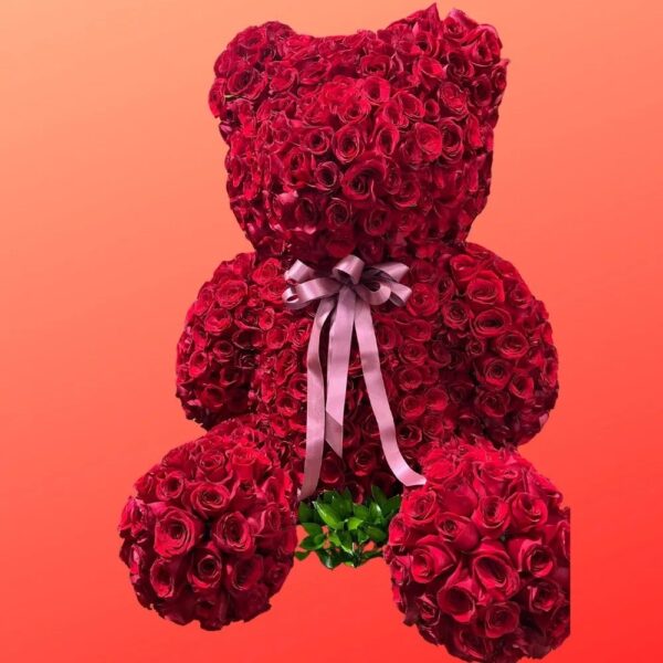 OSO GRANDE CON 1200 ROSAS ROJAS