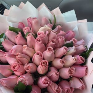 RAMO DE 50 ROSAS HERMOSAS