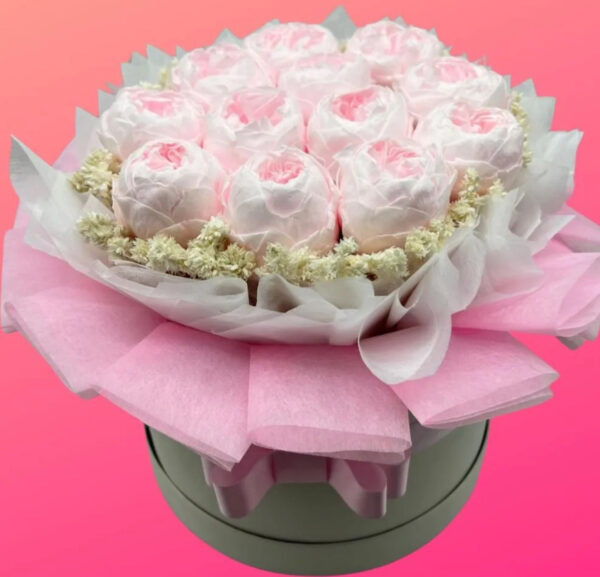 ARREGLO CON 12 PEONIAS