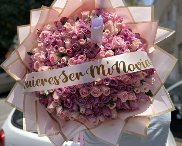 RAMO DE 200 ROSAS DE QUIERES SER MI NOVIA