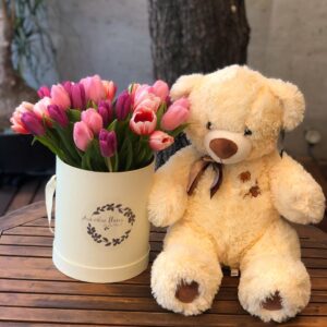 OSITO CON ARREGLO DE 30 TULIPANES