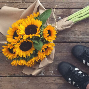 RAMO DE 10  GIRASOLES